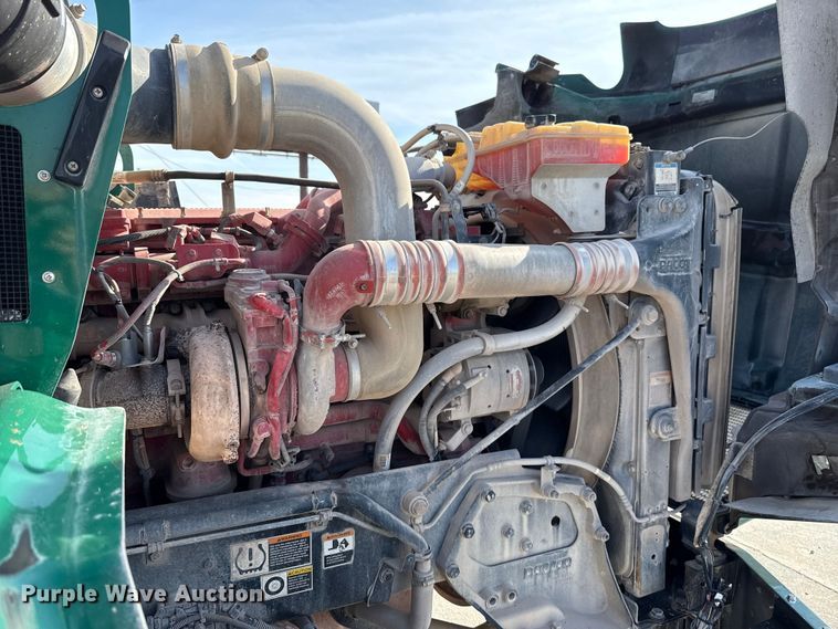 image for item EE3412 2017 Kenworth T800 semi truck