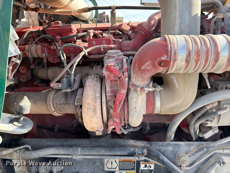 image for item EE3412 2017 Kenworth T800 semi truck