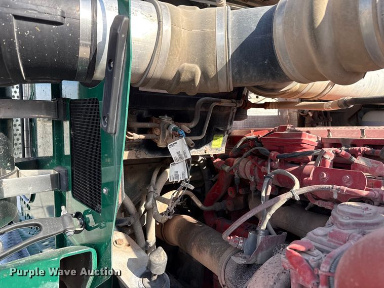 image for item EE3412 2017 Kenworth T800 semi truck