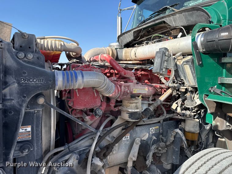 image for item EE3412 2017 Kenworth T800 semi truck