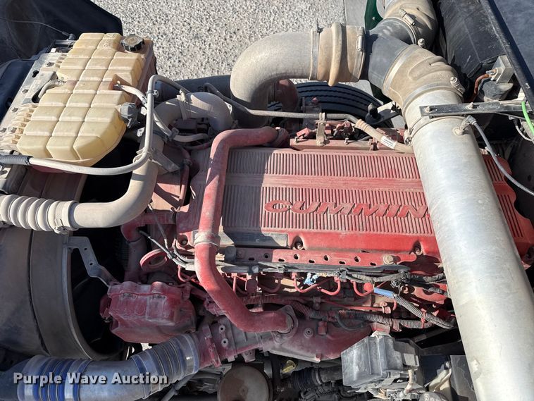 image for item EE3412 2017 Kenworth T800 semi truck