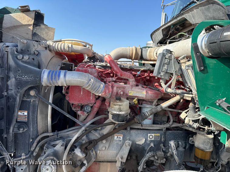 image for item EE3412 2017 Kenworth T800 semi truck