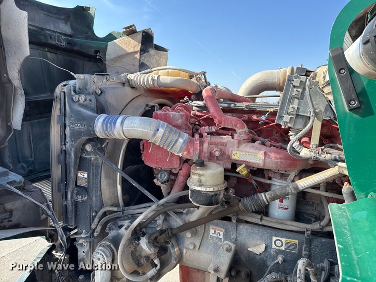 image for item EE3412 2017 Kenworth T800 semi truck