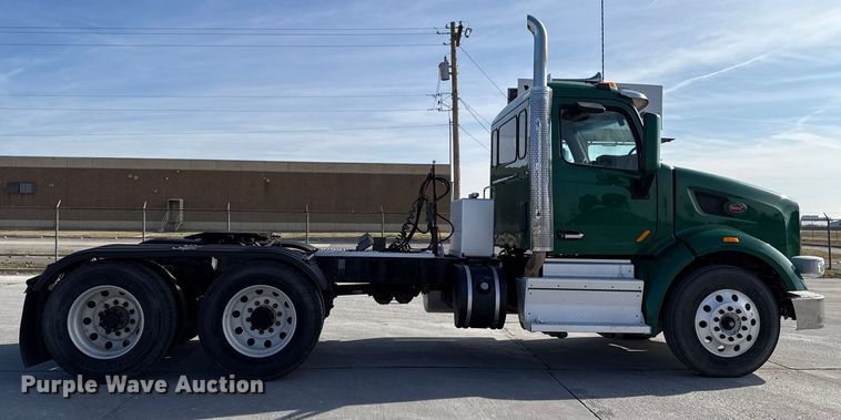 image for item EE3413 2018 Peterbilt 567 semi truck