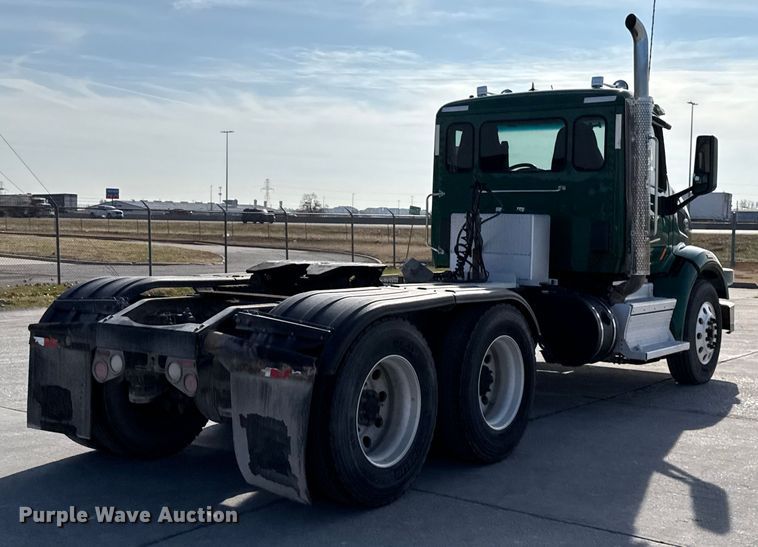 image for item EE3413 2018 Peterbilt 567 semi truck