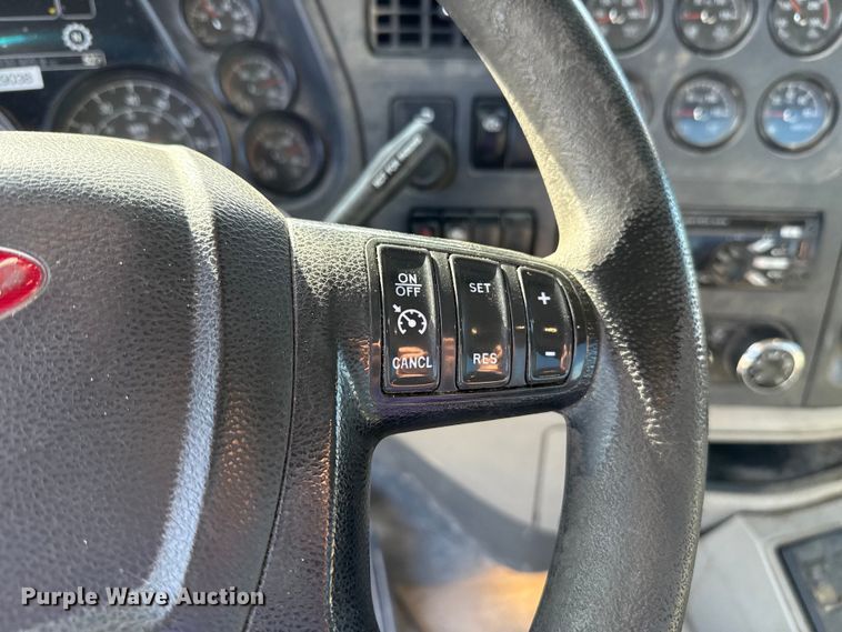 image for item EE3413 2018 Peterbilt 567 semi truck