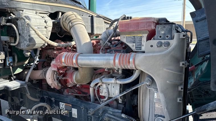 image for item EE3413 2018 Peterbilt 567 semi truck