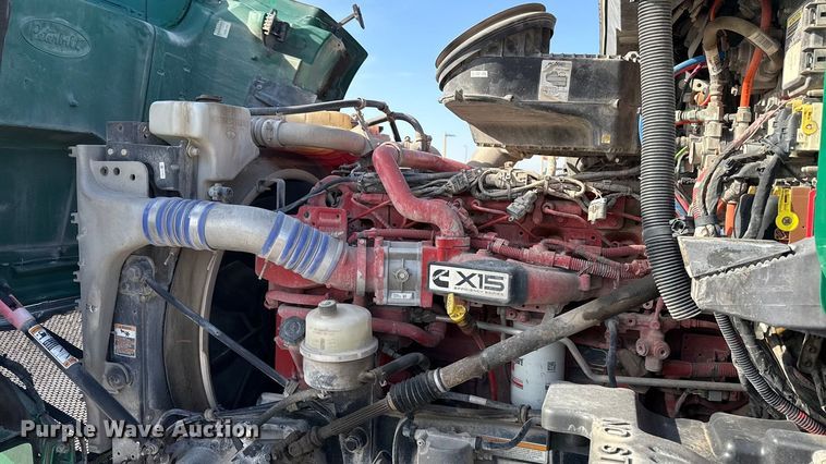 image for item EE3413 2018 Peterbilt 567 semi truck