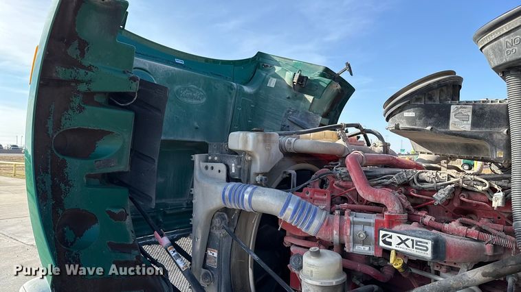 image for item EE3413 2018 Peterbilt 567 semi truck