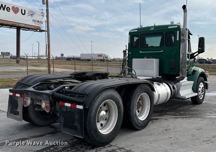 image for item EE3414 2019 Peterbilt 567 semi truck