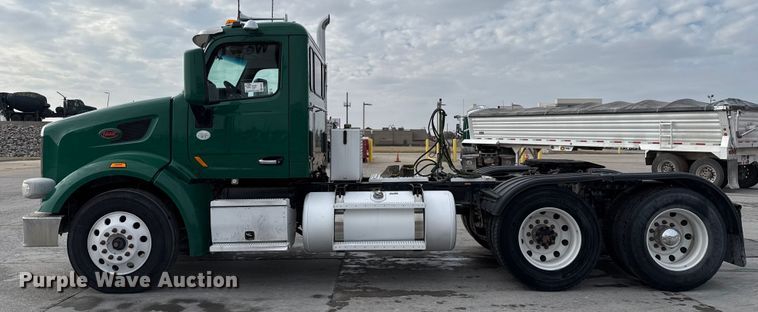 image for item EE3414 2019 Peterbilt 567 semi truck