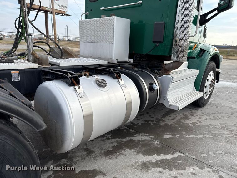 image for item EE3414 2019 Peterbilt 567 semi truck