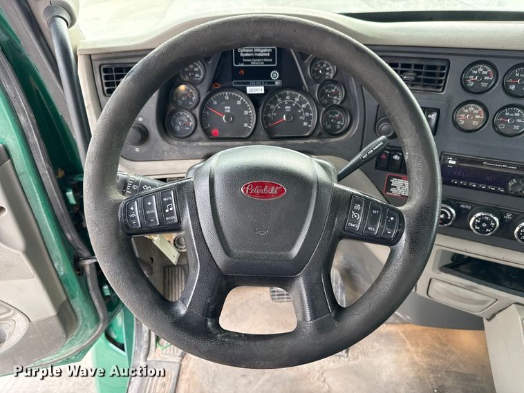 image for item EE3414 2019 Peterbilt 567 semi truck