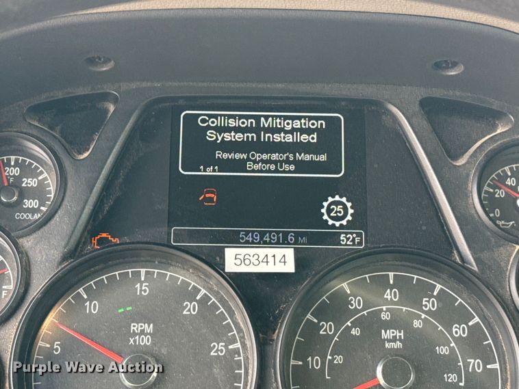 image for item EE3414 2019 Peterbilt 567 semi truck