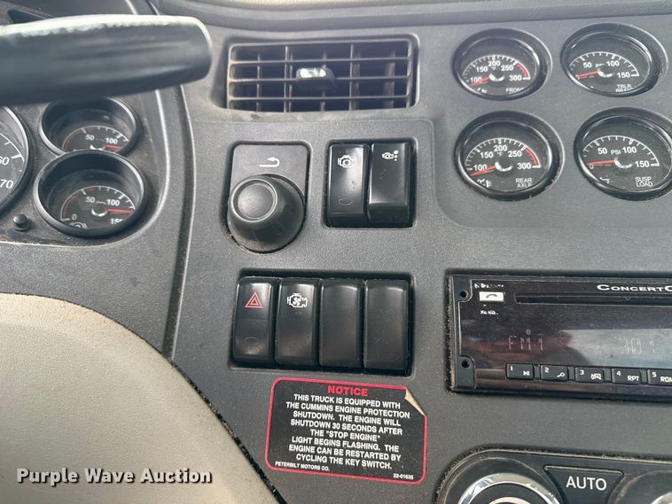 image for item EE3414 2019 Peterbilt 567 semi truck