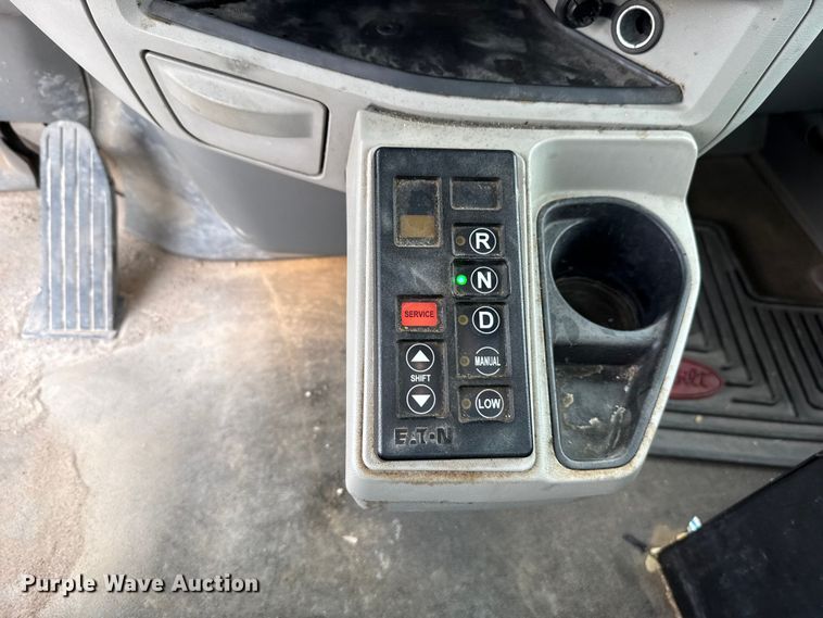 image for item EE3414 2019 Peterbilt 567 semi truck