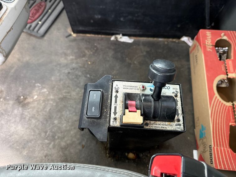 image for item EE3414 2019 Peterbilt 567 semi truck