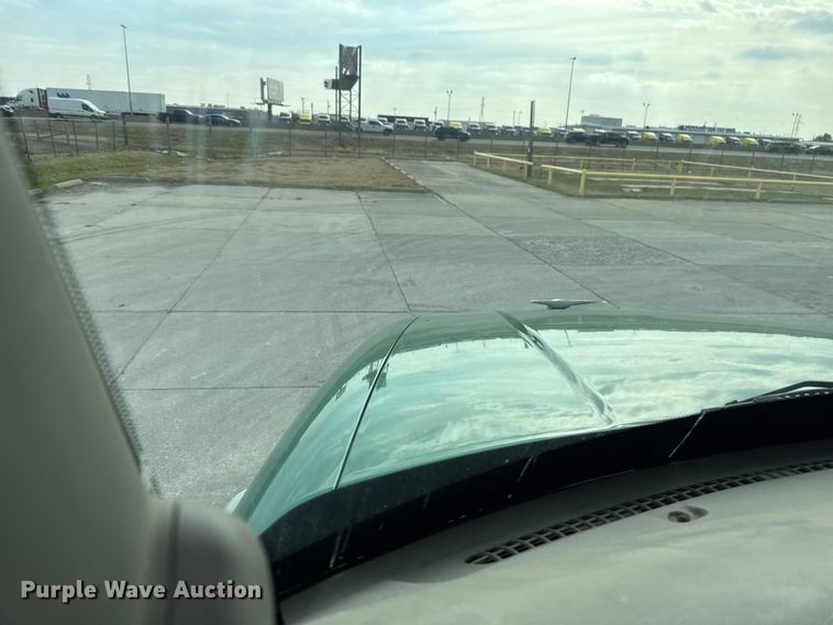 image for item EE3414 2019 Peterbilt 567 semi truck