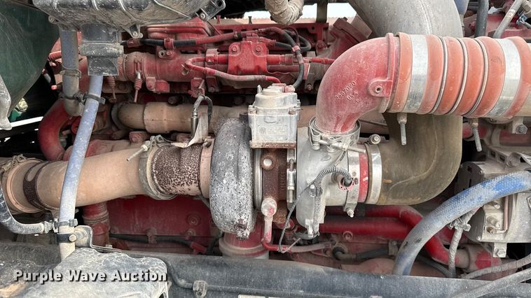 image for item EE3414 2019 Peterbilt 567 semi truck