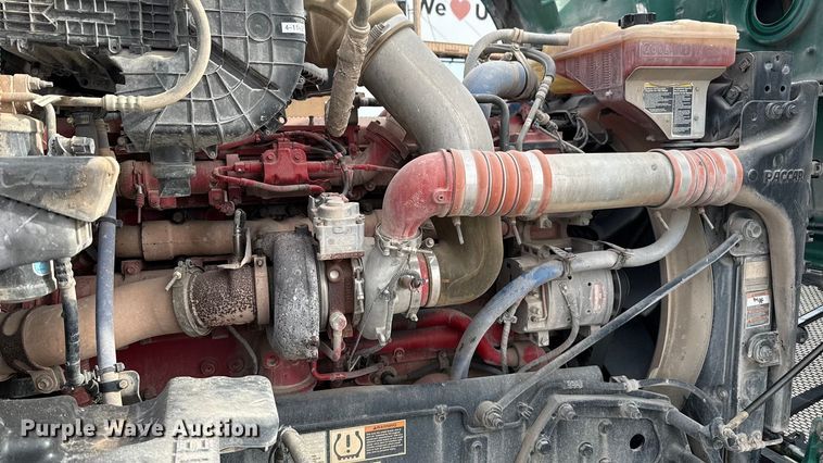 image for item EE3414 2019 Peterbilt 567 semi truck