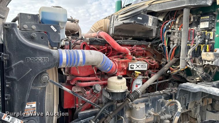 image for item EE3414 2019 Peterbilt 567 semi truck