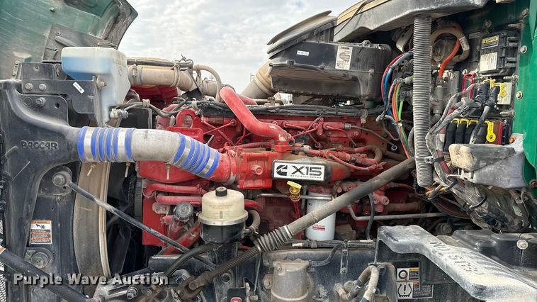 image for item EE3414 2019 Peterbilt 567 semi truck