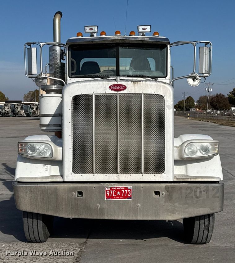 image for item EE3416 2013 Peterbilt 388 semi truck
