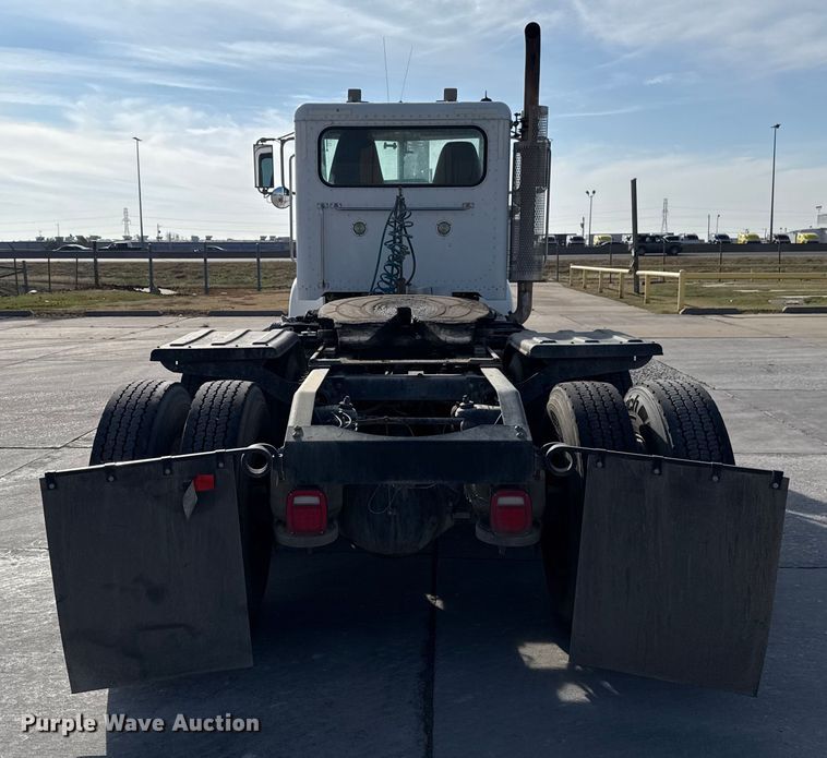 image for item EE3416 2013 Peterbilt 388 semi truck