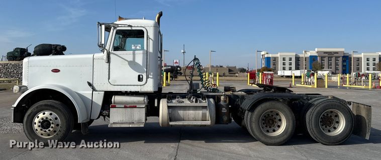 image for item EE3416 2013 Peterbilt 388 semi truck