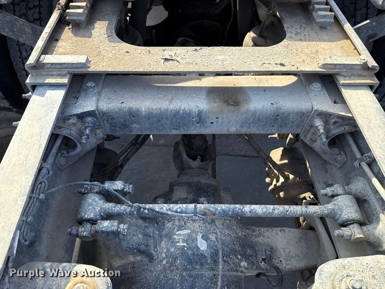 image for item EE3416 2013 Peterbilt 388 semi truck