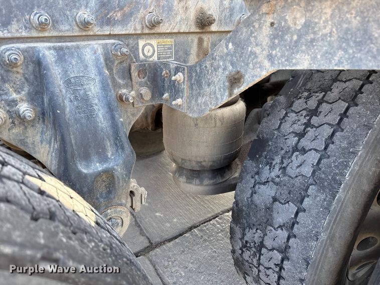 image for item EE3416 2013 Peterbilt 388 semi truck