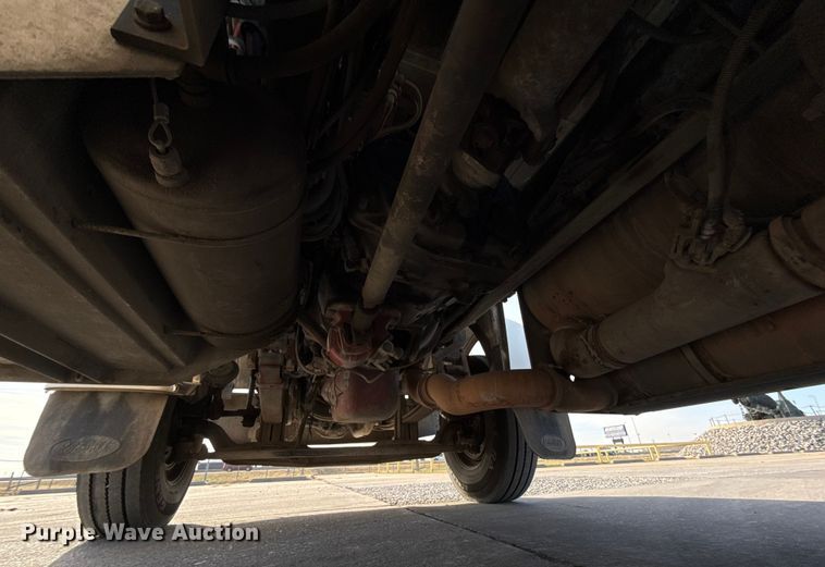 image for item EE3416 2013 Peterbilt 388 semi truck