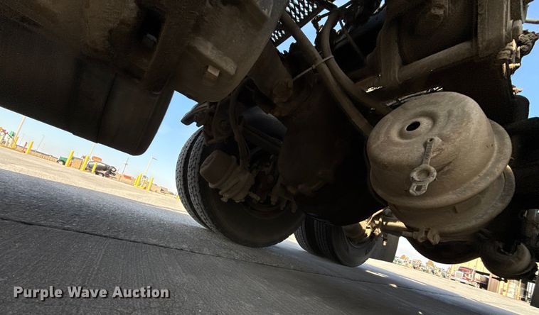 image for item EE3416 2013 Peterbilt 388 semi truck