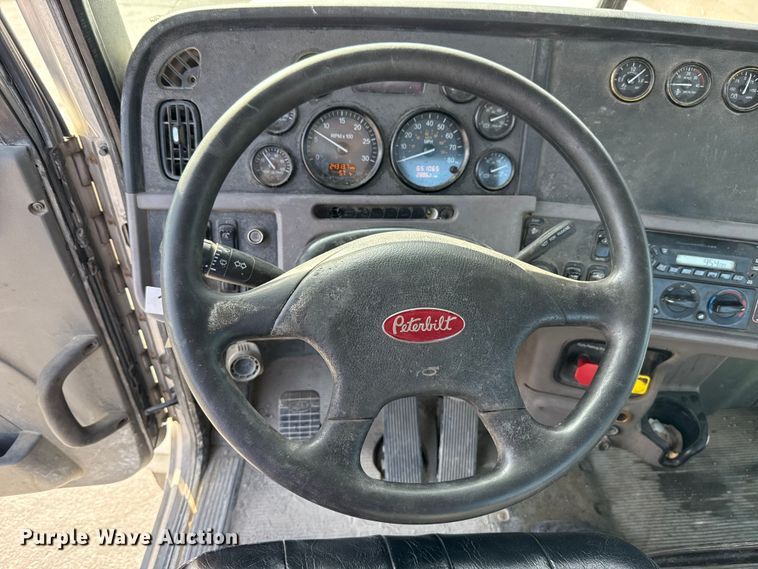 image for item EE3416 2013 Peterbilt 388 semi truck
