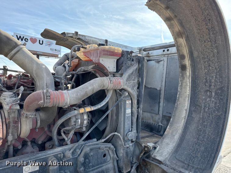 image for item EE3416 2013 Peterbilt 388 semi truck