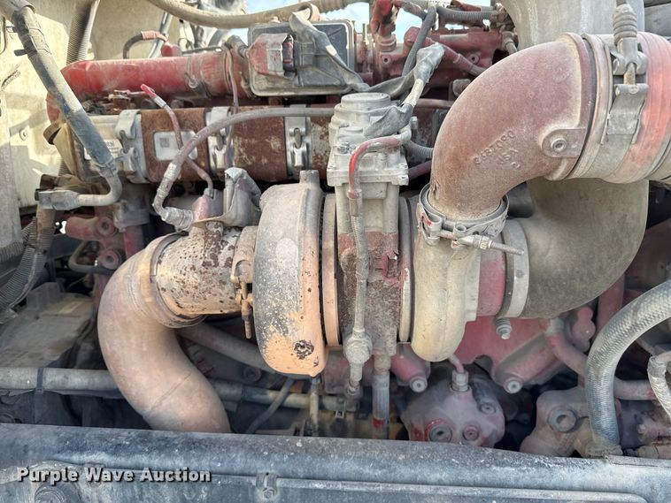 image for item EE3416 2013 Peterbilt 388 semi truck