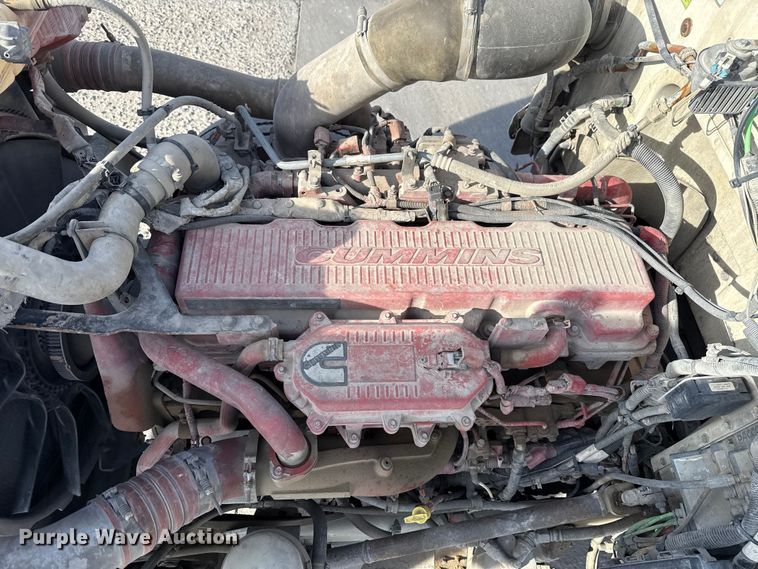 image for item EE3416 2013 Peterbilt 388 semi truck