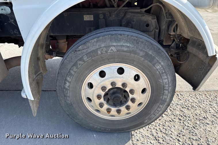 image for item EE3416 2013 Peterbilt 388 semi truck