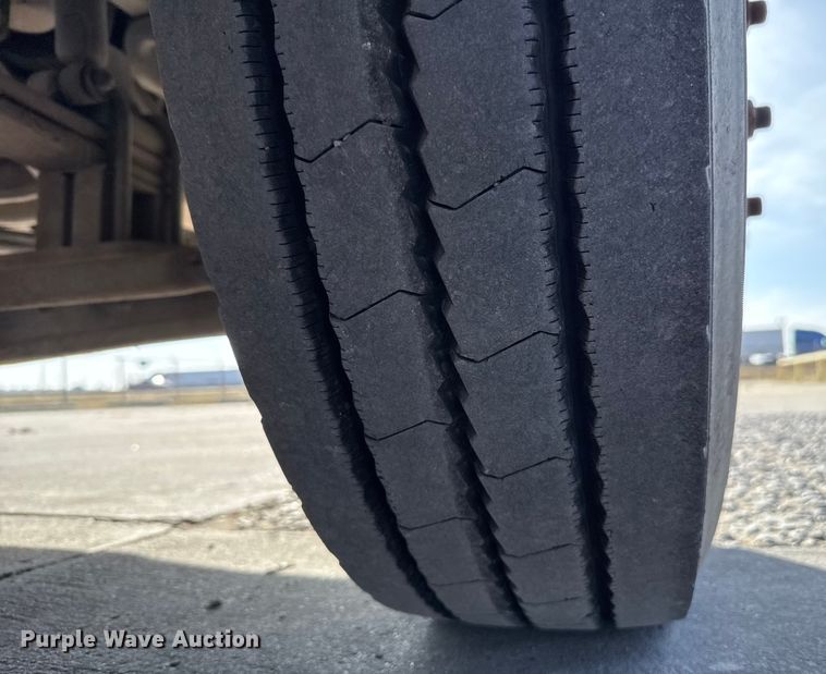 image for item EE3416 2013 Peterbilt 388 semi truck