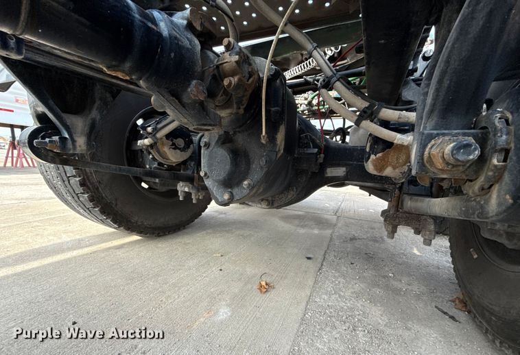 image for item EE3417 2019 Freightliner Cascadia 126 semi truck