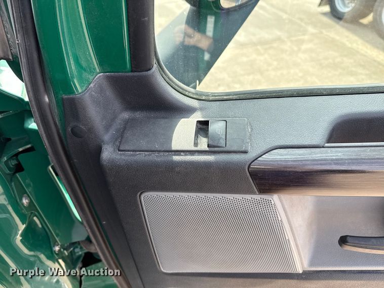 image for item EE3417 2019 Freightliner Cascadia 126 semi truck