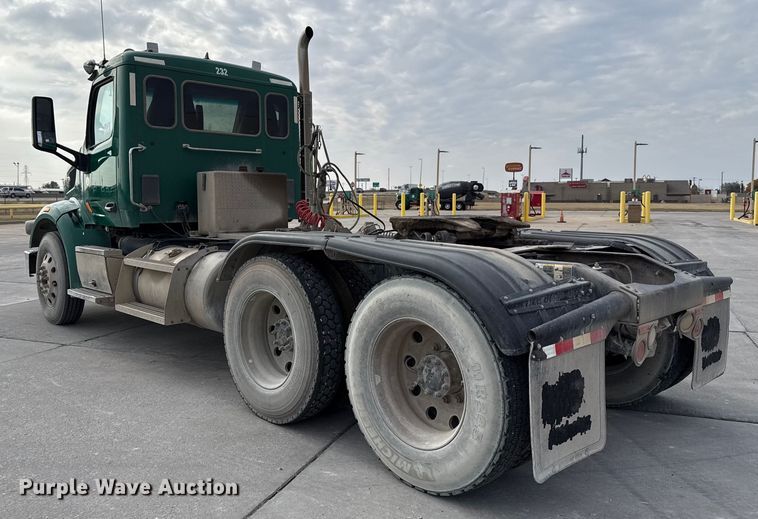 image for item EE3418 2018 Peterbilt 567 semi truck