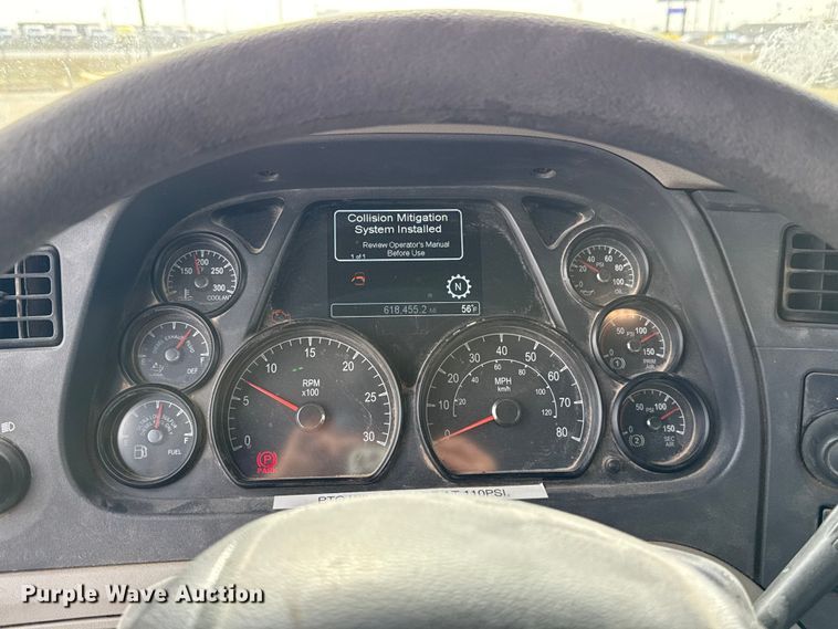 image for item EE3418 2018 Peterbilt 567 semi truck