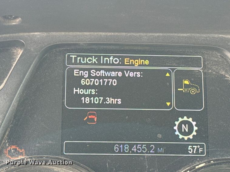 image for item EE3418 2018 Peterbilt 567 semi truck