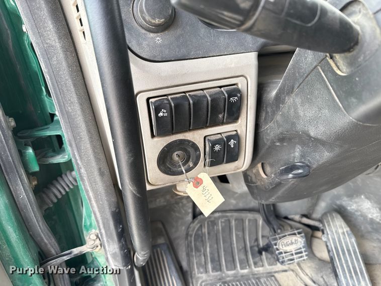 image for item EE3418 2018 Peterbilt 567 semi truck