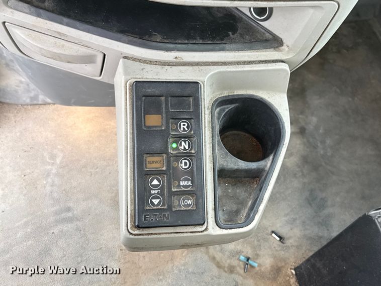 image for item EE3418 2018 Peterbilt 567 semi truck