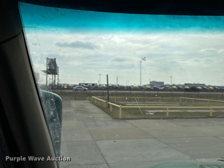 image for item EE3418 2018 Peterbilt 567 semi truck