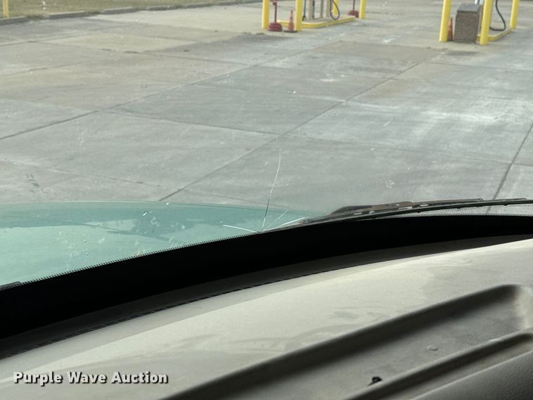 image for item EE3418 2018 Peterbilt 567 semi truck