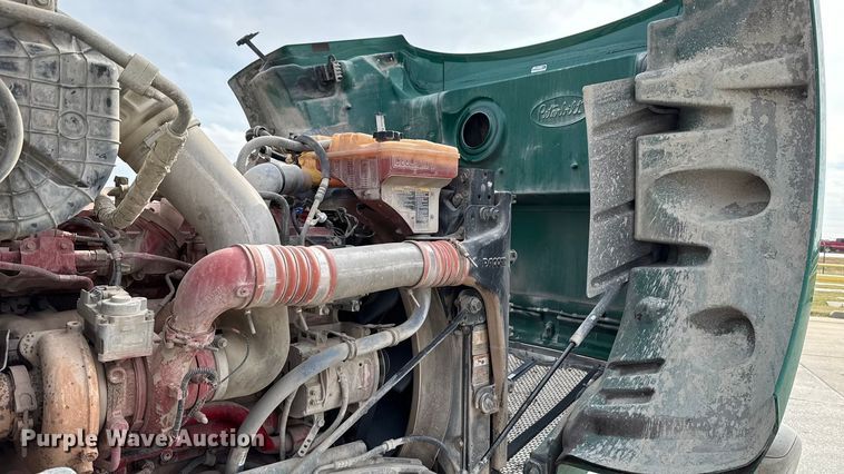 image for item EE3418 2018 Peterbilt 567 semi truck