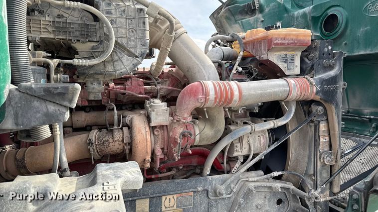image for item EE3418 2018 Peterbilt 567 semi truck